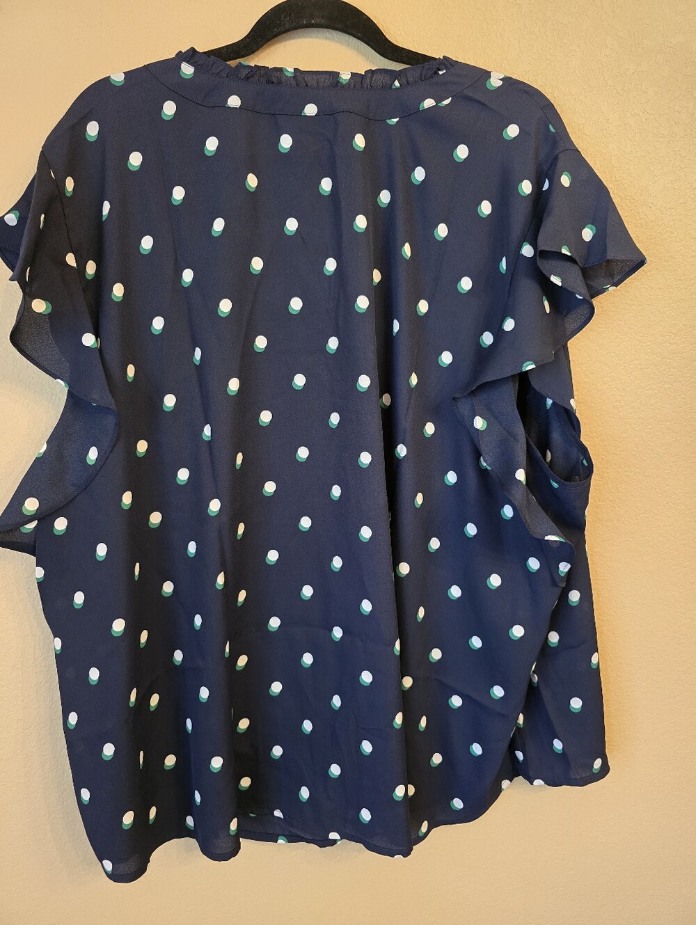 Liz Claiborne Navy Polka Dot Flutter Sleeve Blouse Plus Size 4X NWT Relaxed Fit - Picture 2 of 6